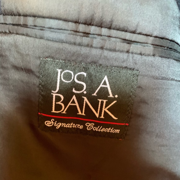 Jos A Bank Navy Blue Suit Mens Size 48R Pre-Owned. - Picture 3 of 5